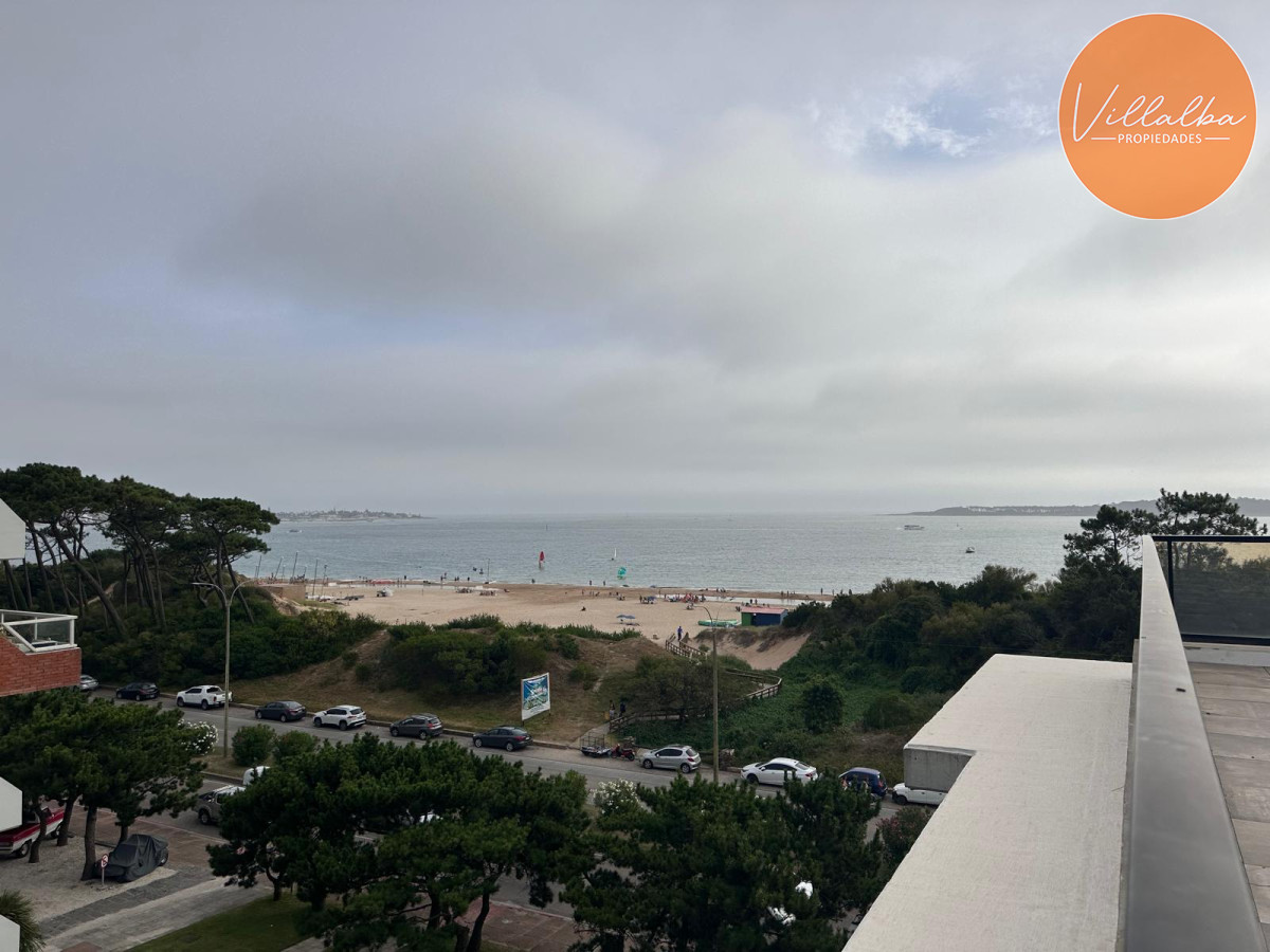 Apartamento ID.3416 - Vende oportunidad en Playa Mansa, primera línea de 2 dormitorios en Punta del Este 