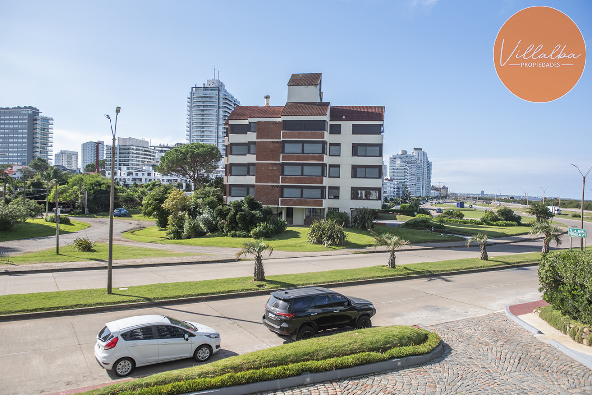 Apartamento ID.3480 - Vende departamento de 3 dormitorios en Ocean Tower, Punta del Este 