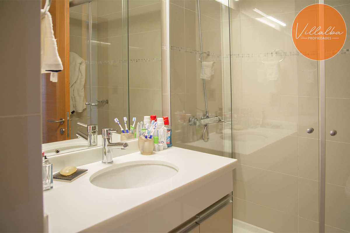Apartamento ID.2384 - Oportunidad en playa mansa, finamente decorado. Sunrise Tower