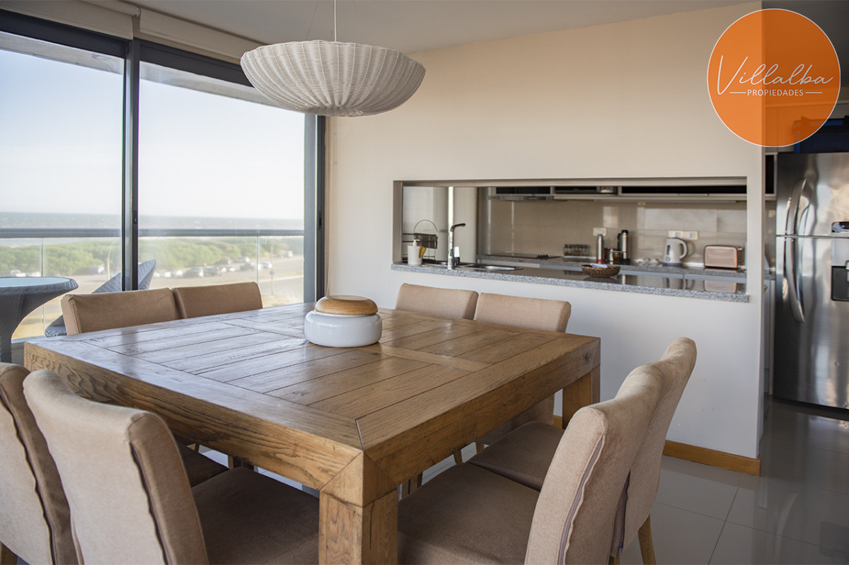 Apartamento ID.3431 - Apartamento Penthouse, frente al mar, playa brava, 3 dormitorios con hermosa vista