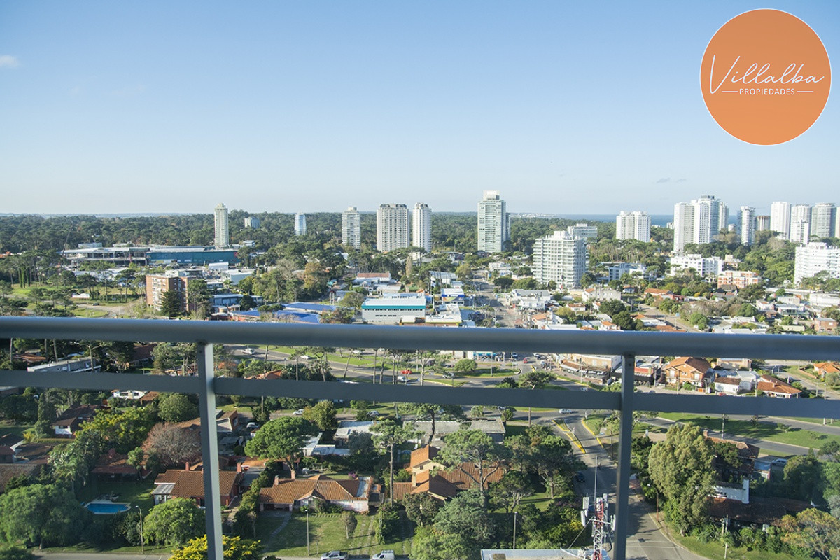 Apartamento ID.2384 - Oportunidad en playa mansa, finamente decorado. Sunrise Tower