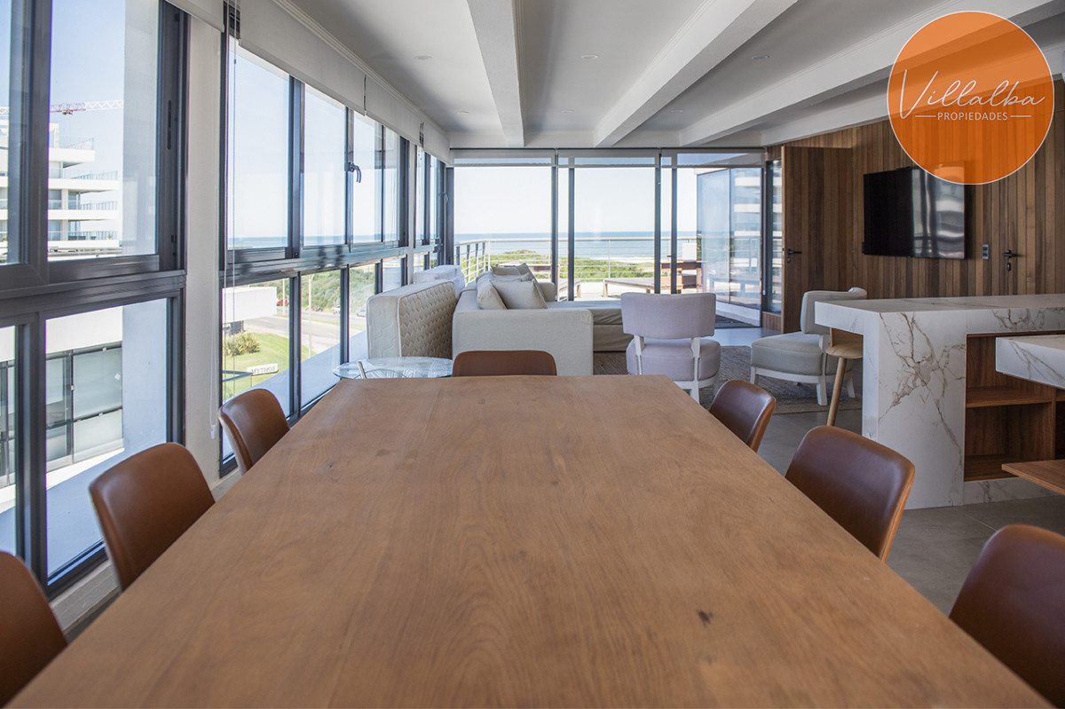 Apartamento ID.2367 - Penthouse frente al mar en venta, 3 suites. Blue Bird