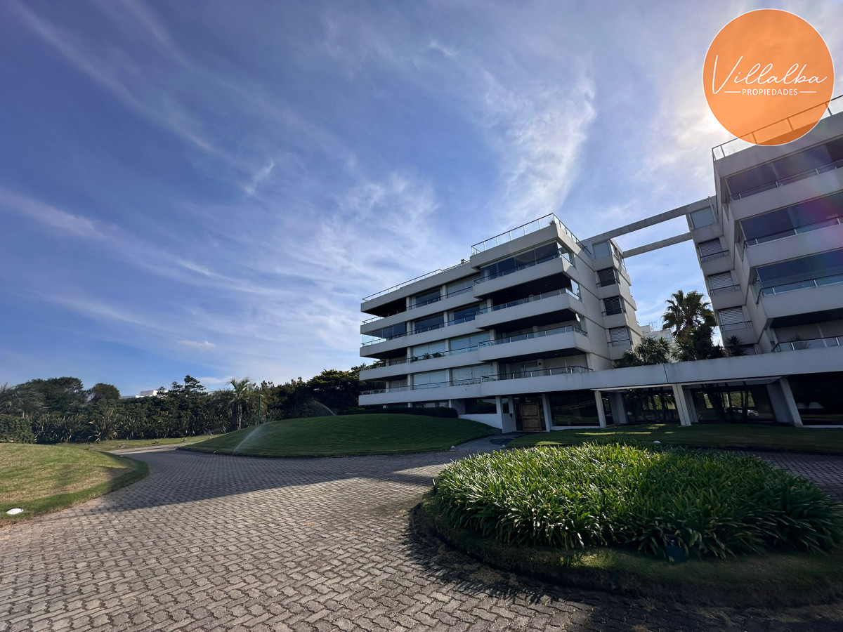 Apartamento ID.3610 - Se vende departamento de 4 dormitorios , Playa brava, Esturion