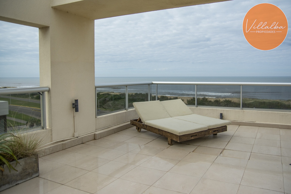 Apartamento ID.1255 - Espectacular penthouse frente al mar playa brava Punta Del Este.