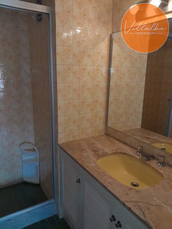 Apartamento ID.3449 - Departamento  en venta de 3 dormitorios  Peninsula, Punta del Este