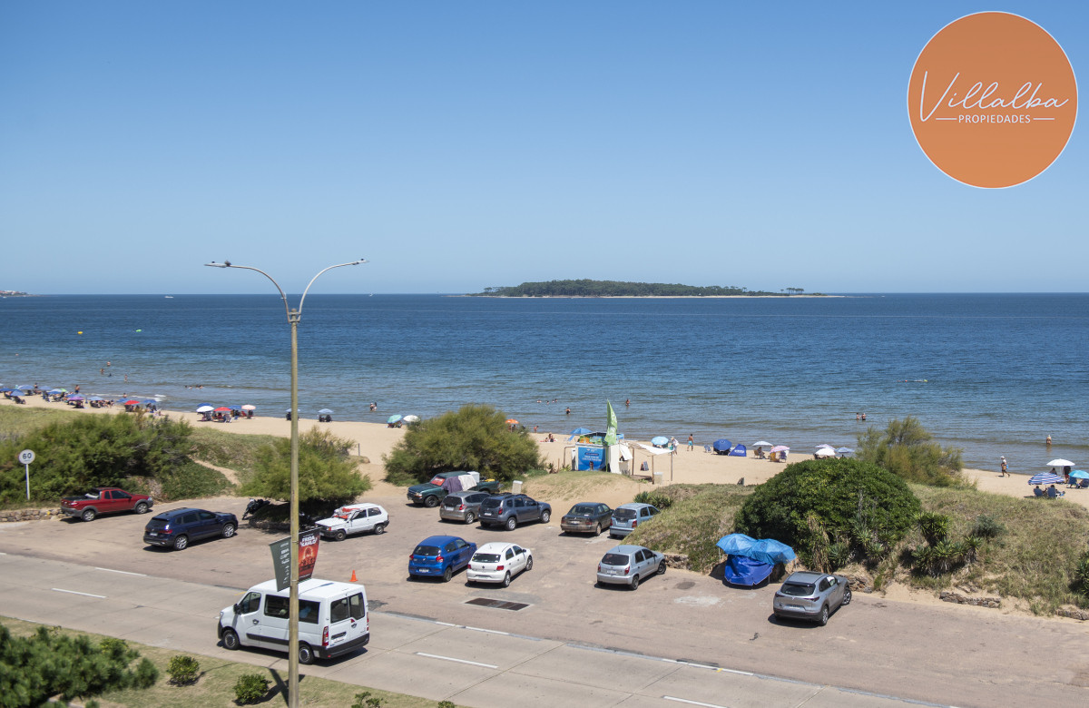 Apartamento ID.865 - Hermoso Ph con azotea propia, parrillero, 2 dormitorios, No te lo pierdas.
