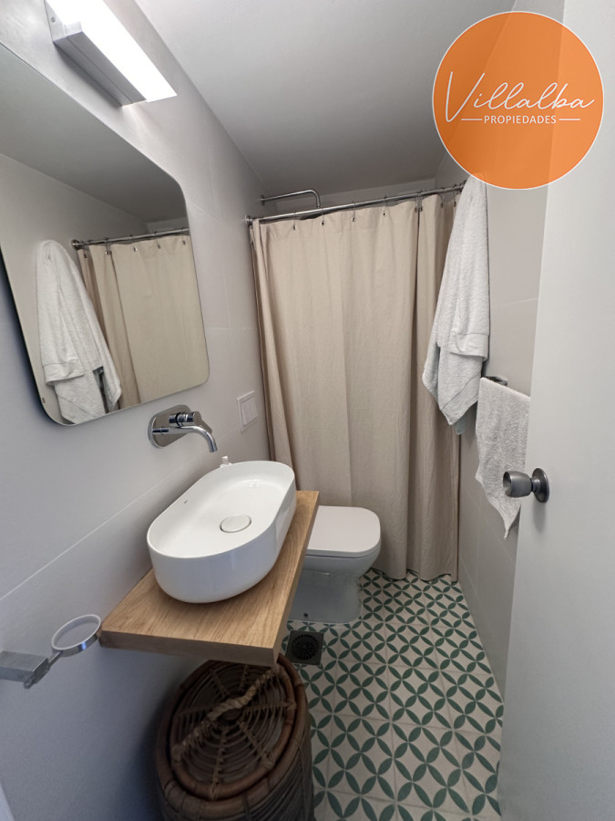 Apartamento ID.3494 - Vende Tamanaco de 2 dormitorios RECICLADO, Punta del Este