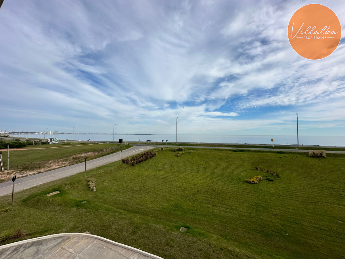Apartamento ID.2754 - Vende departamento en Azure tower, playa mansa de 2 dormitorios, con vista al mar, Punta del Este