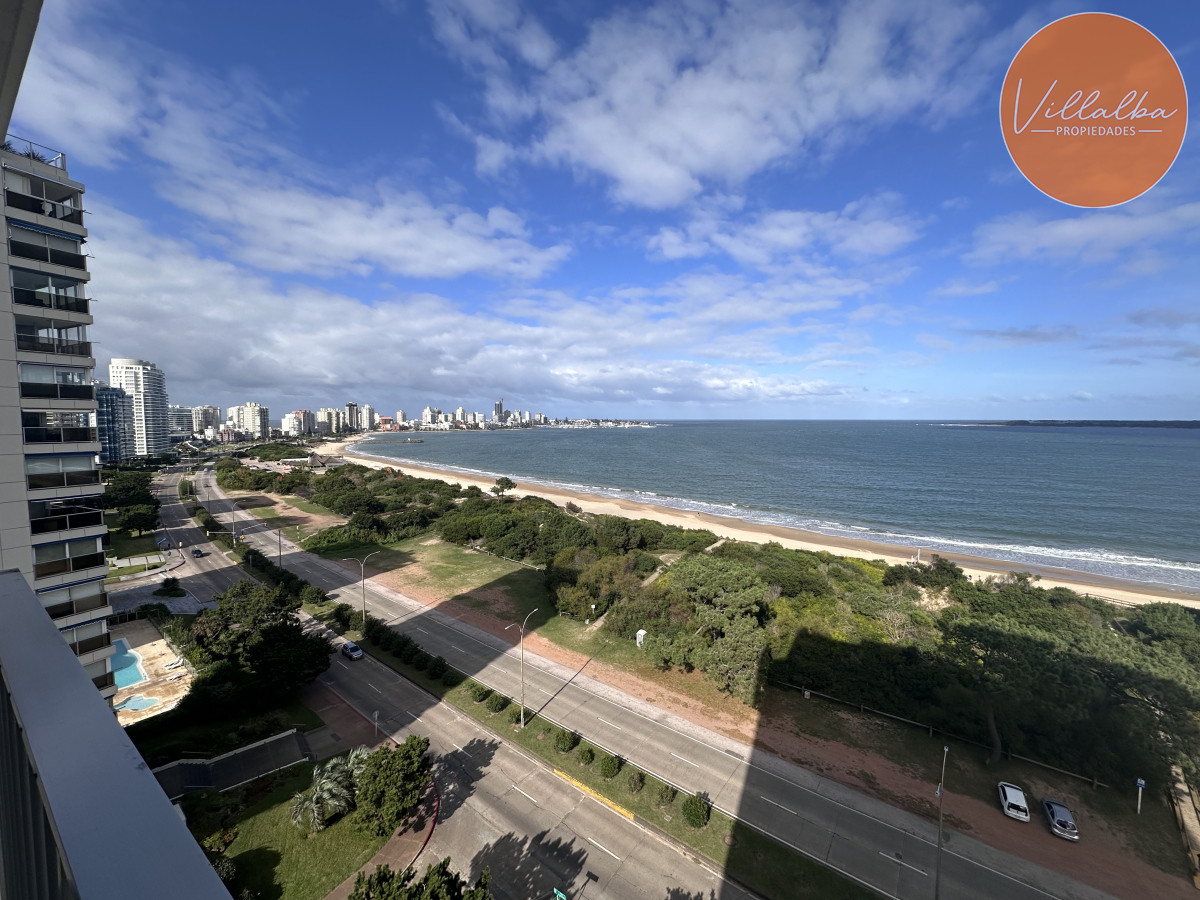 Apartamento ID.3494 - Vende Tamanaco de 2 dormitorios RECICLADO, Punta del Este