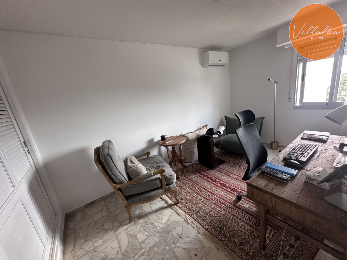 Apartamento ID.3494 - Vende Tamanaco de 2 dormitorios RECICLADO, Punta del Este