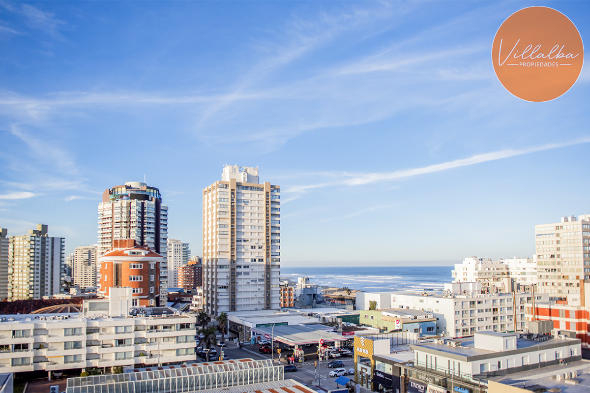 Apartamento ID.3635 - Vende departamento de 3 dormitorios con vista al Puerto, Punta del Este