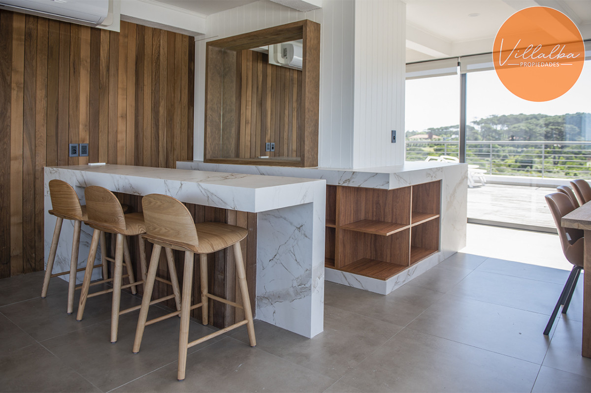 Apartamento ID.2367 - Penthouse frente al mar en venta, 3 suites. Blue Bird