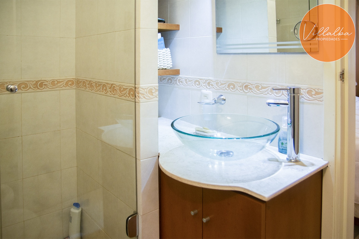 Apartamento ID.2323 - Departamento de 3 dormitorio con parrillero en venta , ultimo piso frente al mar, Punta del Este