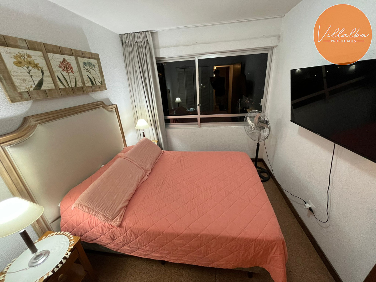 Apartamento ID.2950 - Vende apartamento de 2 dormitorios en Punta del Este 