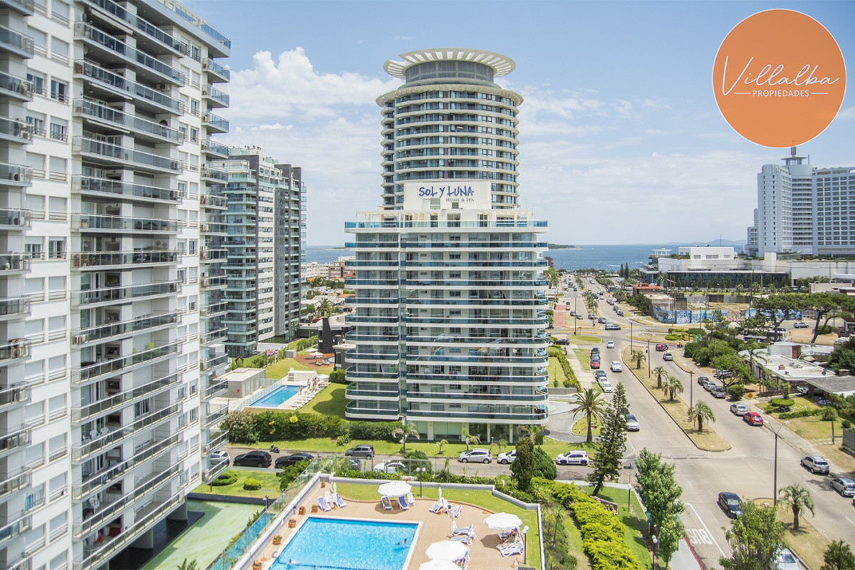Apartamento ID.2810 - Vende apartamento de 2 dormitorios y medio en Chiverta, Reciclado completo. Punta del Este 