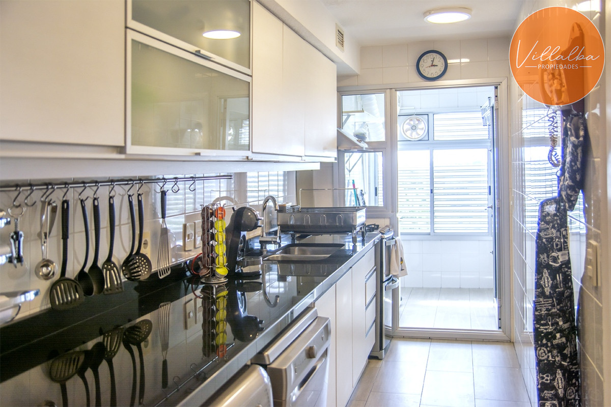 Apartamento ID.2860 - Vende apartamento de 4 dormitorios con 2 cocheras en Lincon Center, Playa Mansa, Punta del Este 