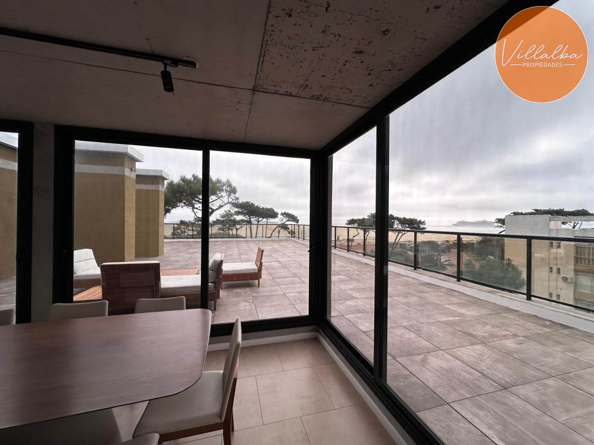 Apartamento ID.3416 - Vende oportunidad en Playa Mansa, primera línea de 2 dormitorios en Punta del Este 
