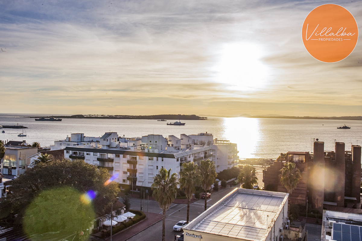 Apartamento ID.3635 - Vende departamento de 3 dormitorios con vista al Puerto, Punta del Este
