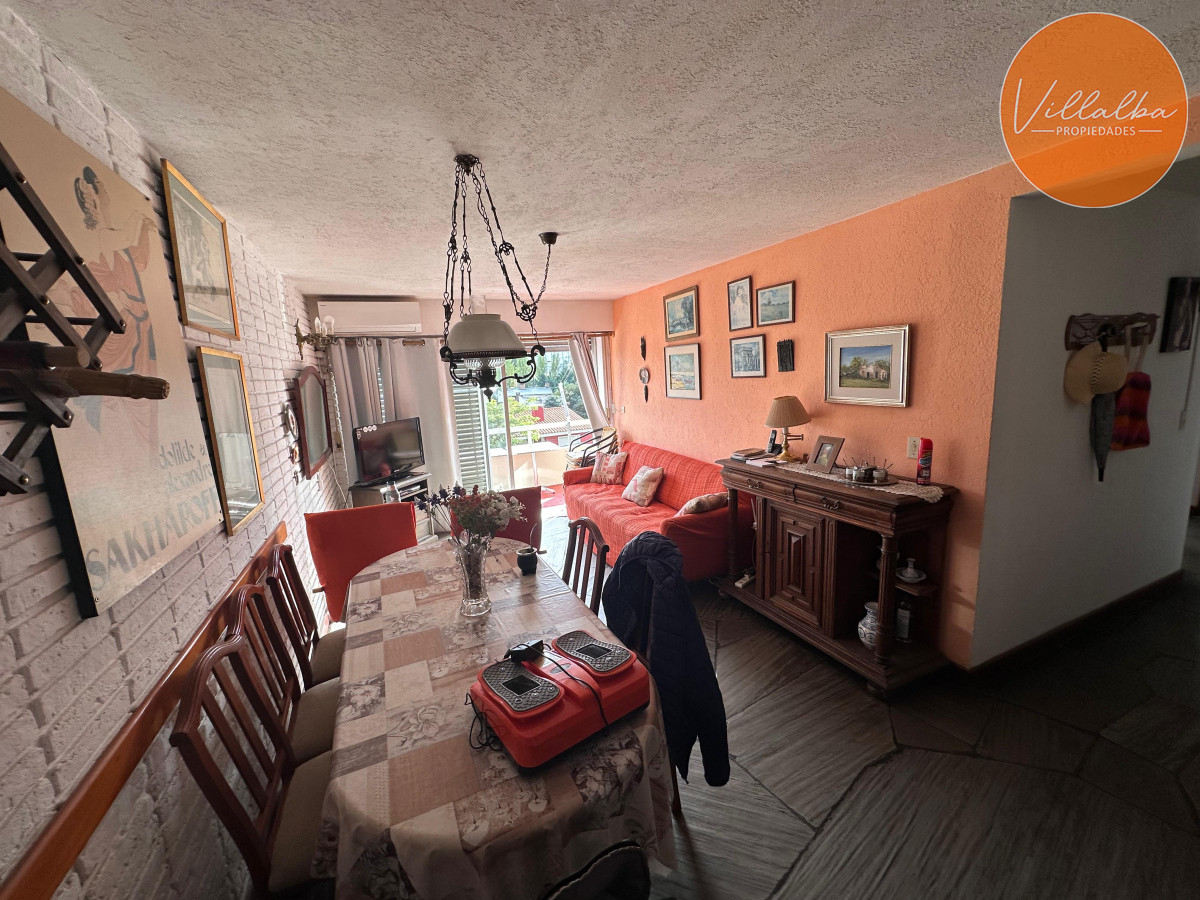 Apartamento ID.3558 - Departamento de 2 dormitorios con 2 baños en venta