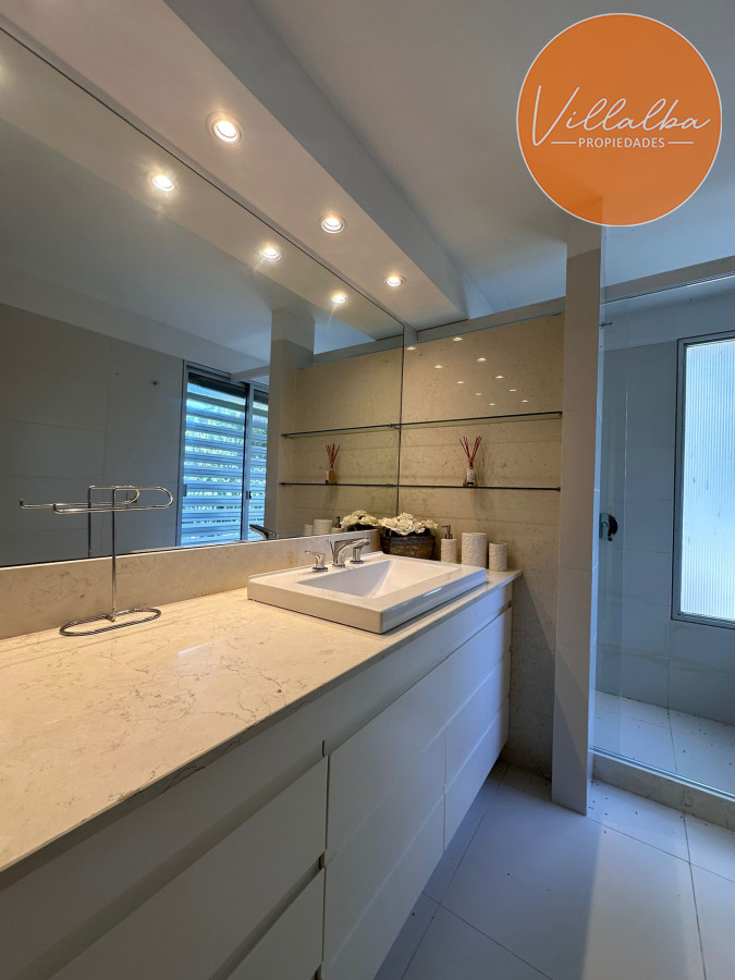 Apartamento ID.3610 - Se vende departamento de 4 dormitorios , Playa brava, Esturion