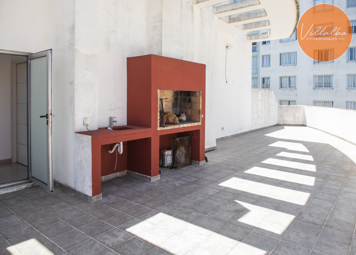 Apartamento ID.865 - Hermoso Ph con azotea propia, parrillero, 2 dormitorios, No te lo pierdas.