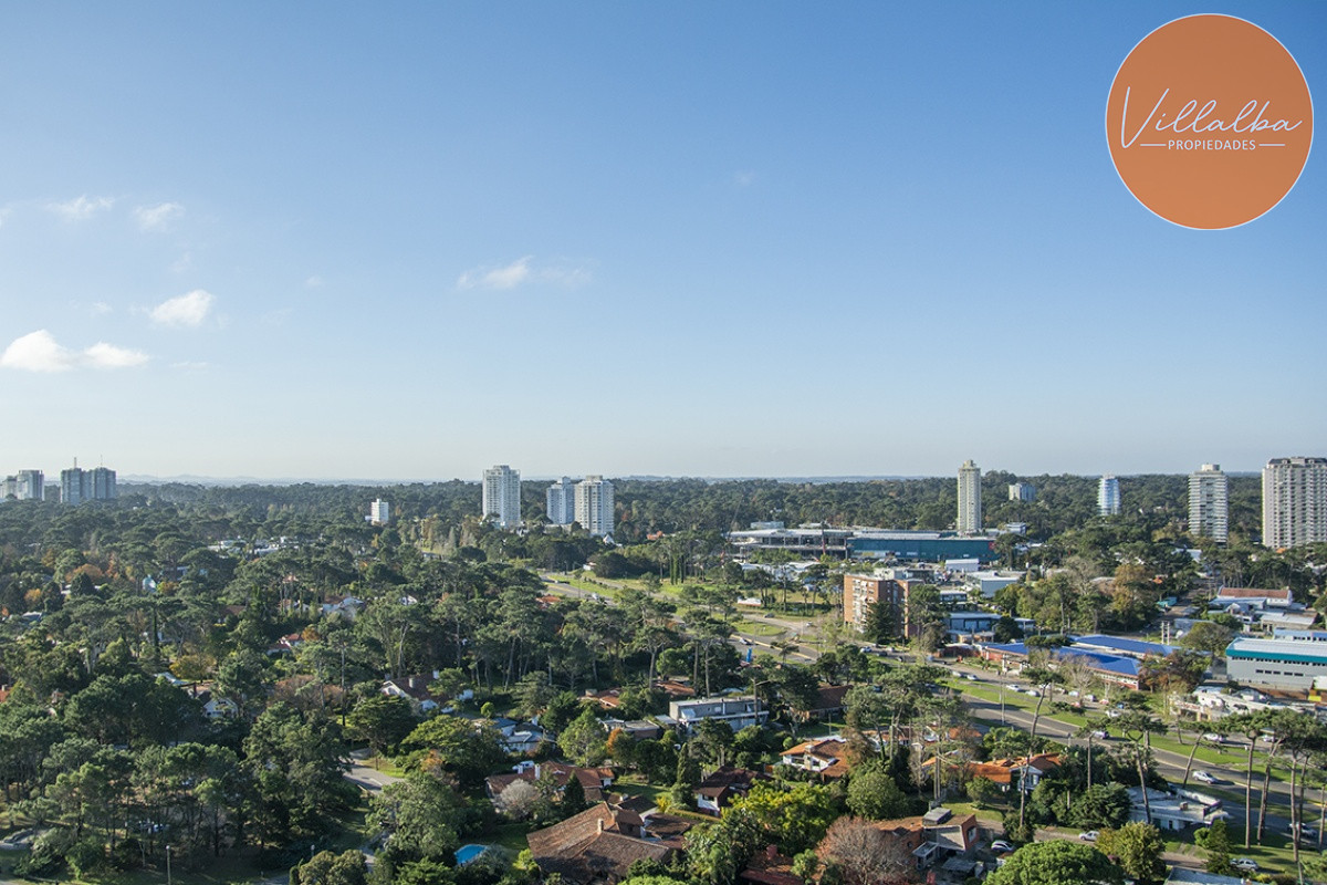 Apartamento ID.2384 - Oportunidad en playa mansa, finamente decorado. Sunrise Tower