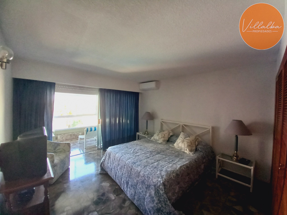 Apartamento ID.1163 - Playa mansa frente al mar, Amplios ambientes.