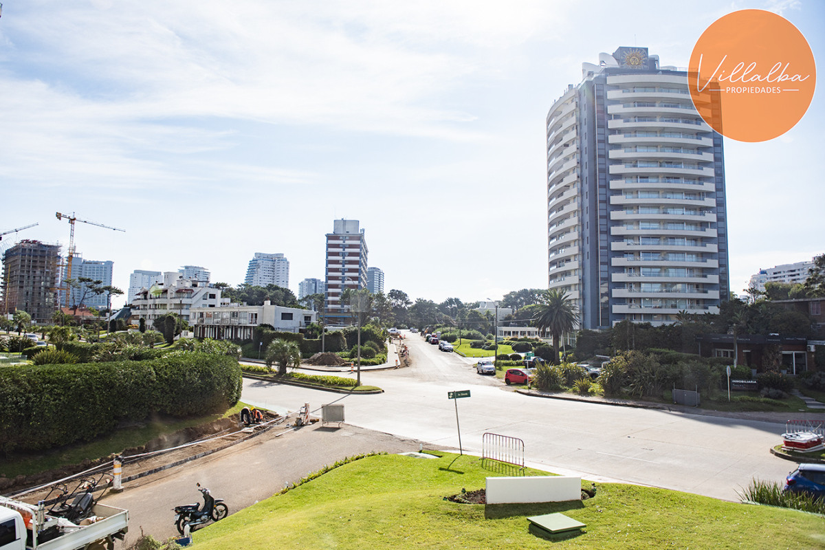 Apartamento ID.3480 - Vende departamento de 3 dormitorios en Ocean Tower, Punta del Este 
