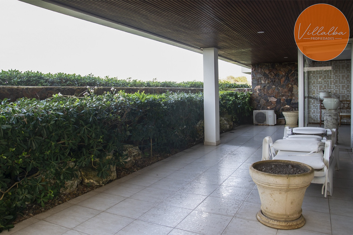 Apartamento ID.3609 - Apartamento de 4 dormitorios en Punta del Este frente al mar en Playa Brava