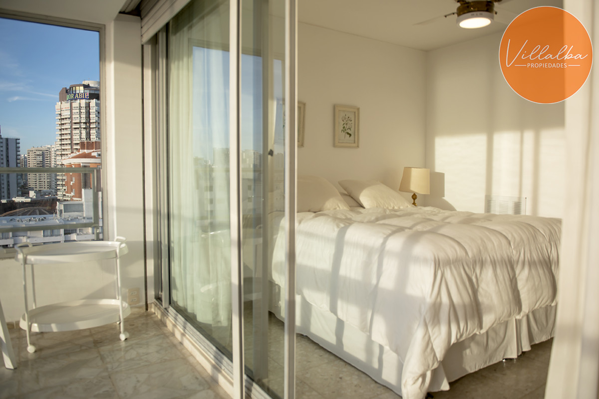 Apartamento ID.3635 - Vende departamento de 3 dormitorios con vista al Puerto, Punta del Este