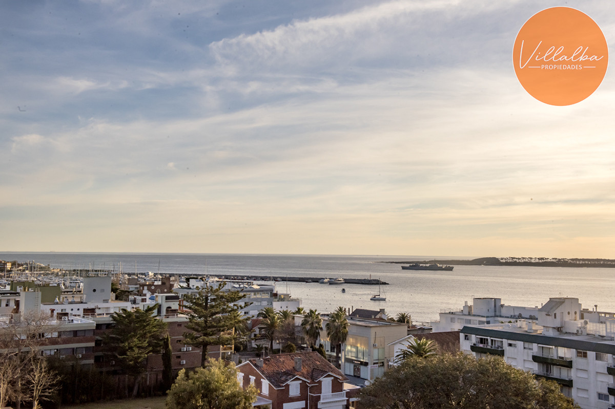 Apartamento ID.3635 - Vende departamento de 3 dormitorios con vista al Puerto, Punta del Este