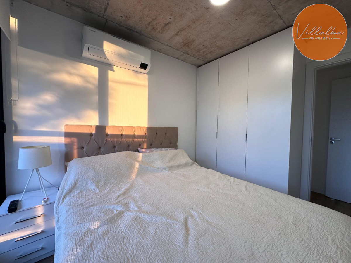 Apartamento ID.3416 - Vende oportunidad en Playa Mansa, primera línea de 2 dormitorios en Punta del Este 