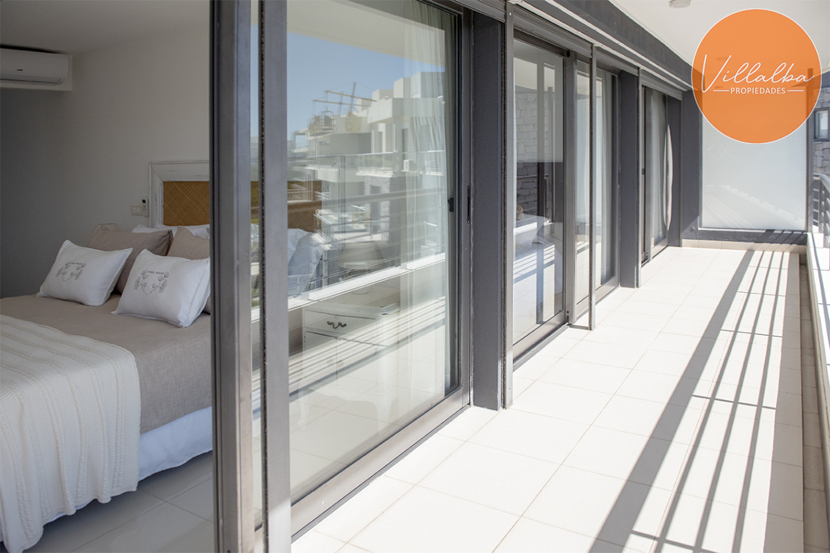 Apartamento ID.2367 - Penthouse frente al mar en venta, 3 suites. Blue Bird