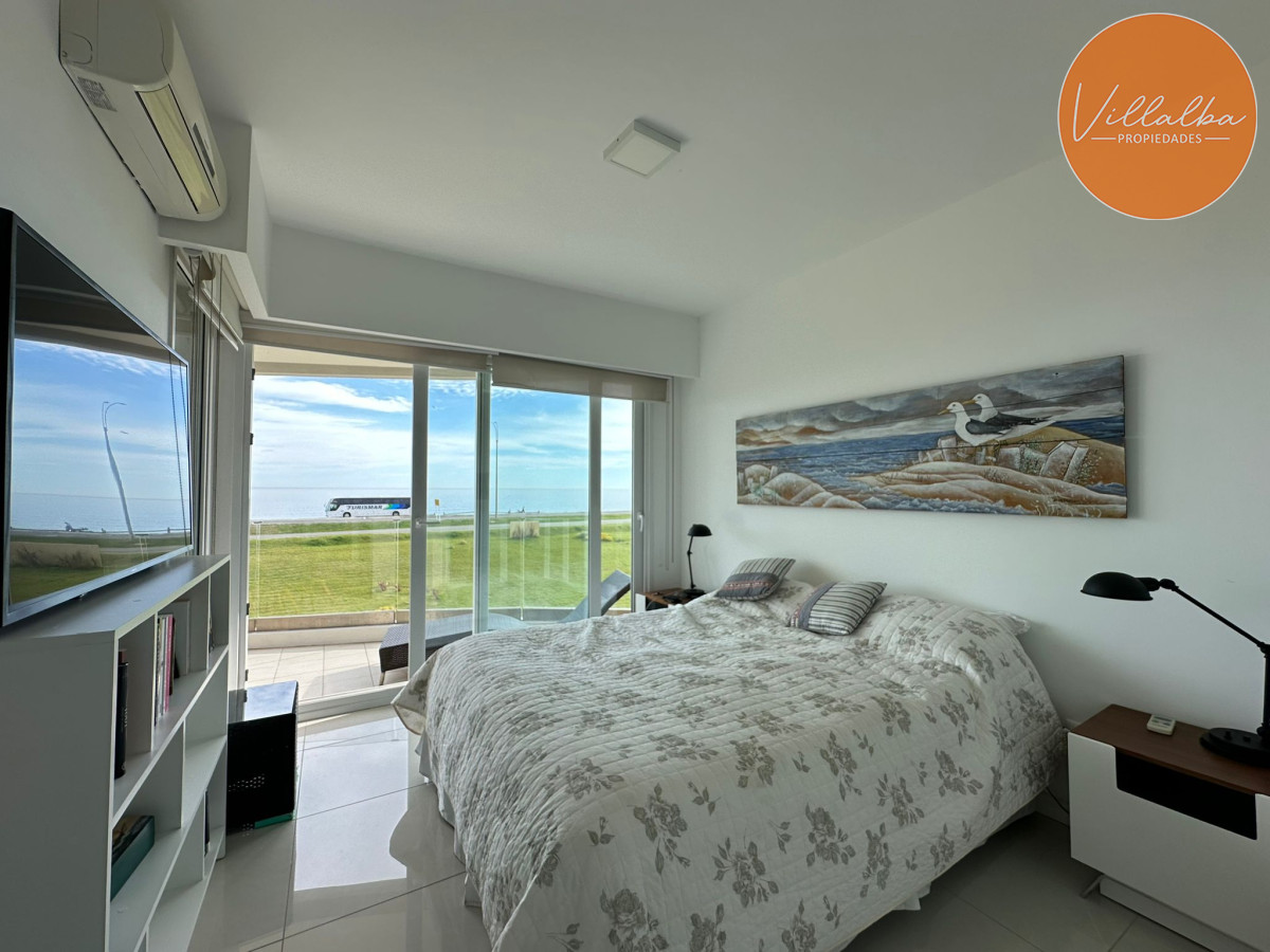 Apartamento ID.2754 - Vende departamento en Azure tower, playa mansa de 2 dormitorios, con vista al mar, Punta del Este