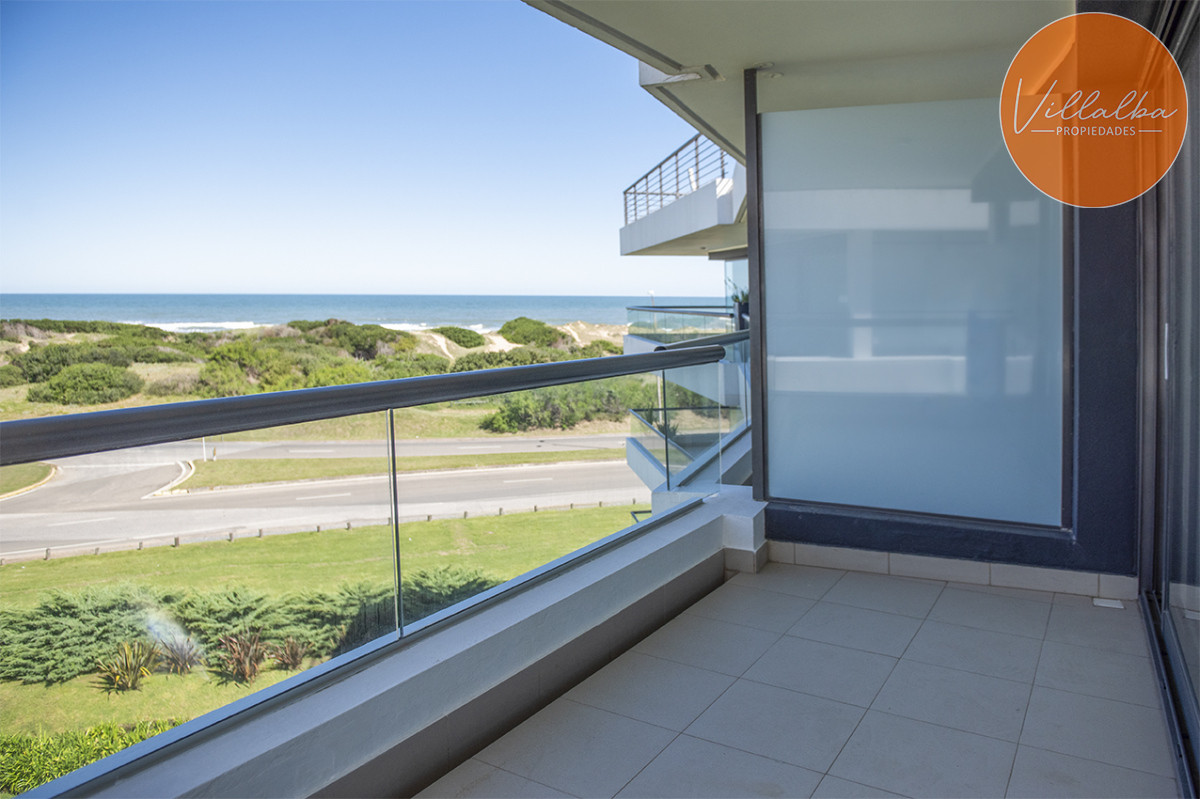 Apartamento ID.2367 - Penthouse frente al mar en venta, 3 suites. Blue Bird