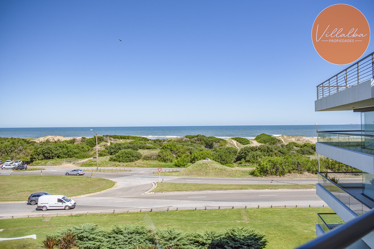 Apartamento ID.2367 - Penthouse frente al mar en venta, 3 suites. Blue Bird