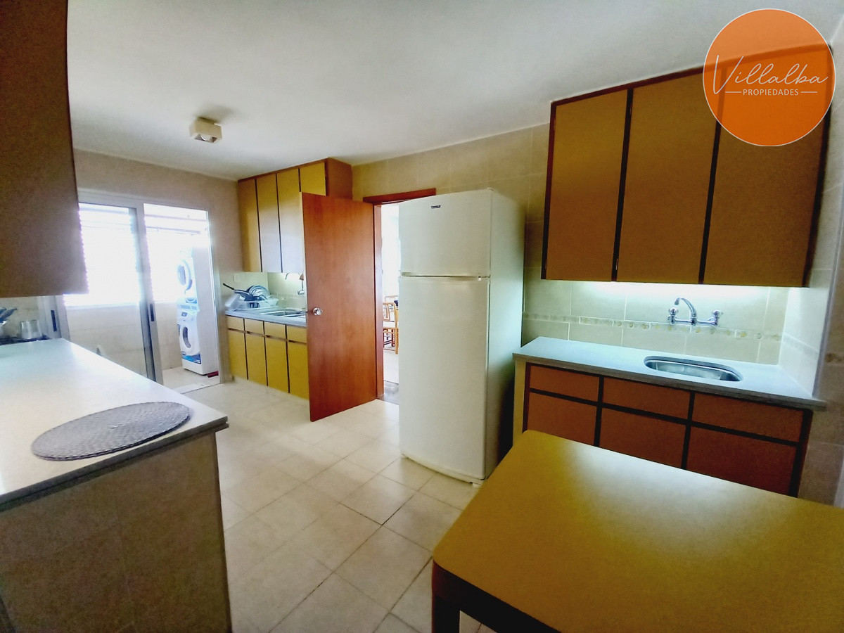 Apartamento ID.1163 - Playa mansa frente al mar, Amplios ambientes.