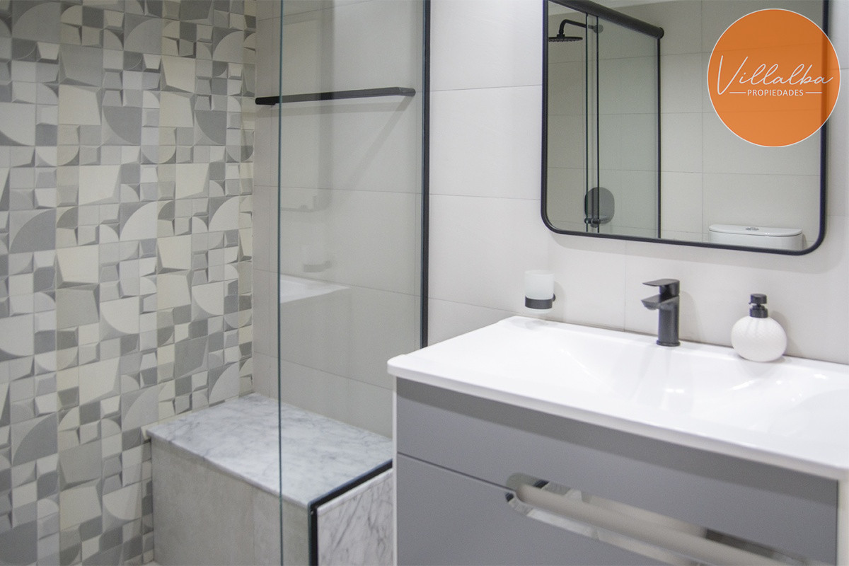 Apartamento ID.2810 - Vende apartamento de 2 dormitorios y medio en Chiverta, Reciclado completo. Punta del Este 