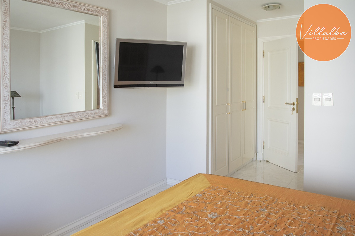 Apartamento ID.2535 - Departamento de 3 dormitorios en venta frente a Playa Mansa, Coral Tower