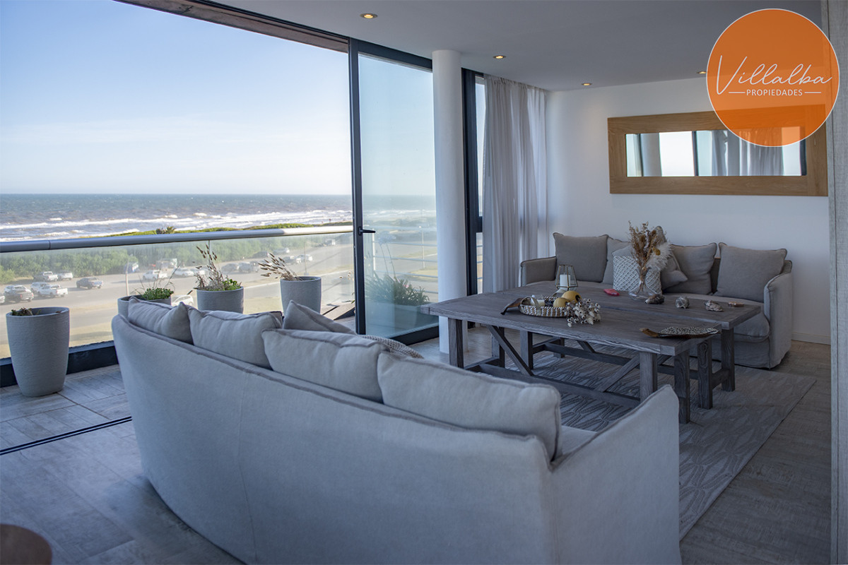 Apartamento ID.3431 - Apartamento Penthouse, frente al mar, playa brava, 3 dormitorios con hermosa vista