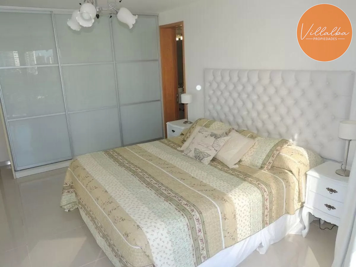 Apartamento ID.2385 - Lindo departamento en excelente zona a metros de Playa Mansa. Amenities. 