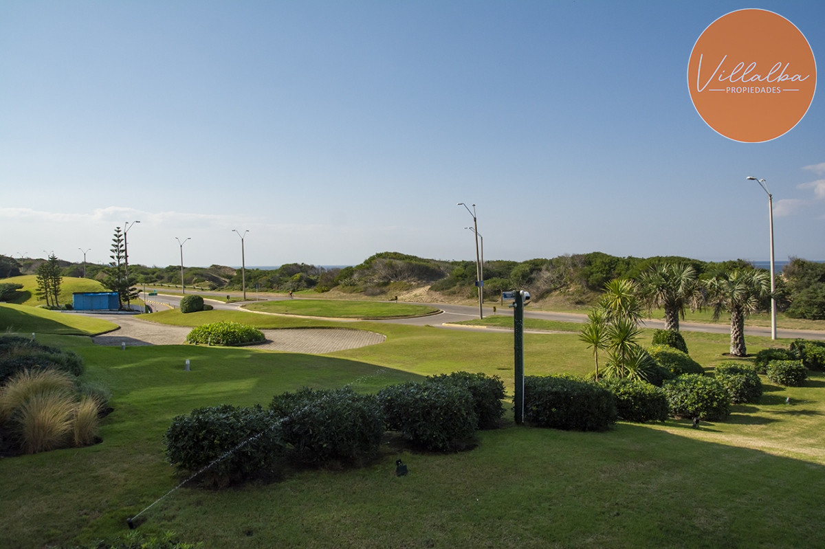 Apartamento ID.3609 - Apartamento de 4 dormitorios en Punta del Este frente al mar en Playa Brava