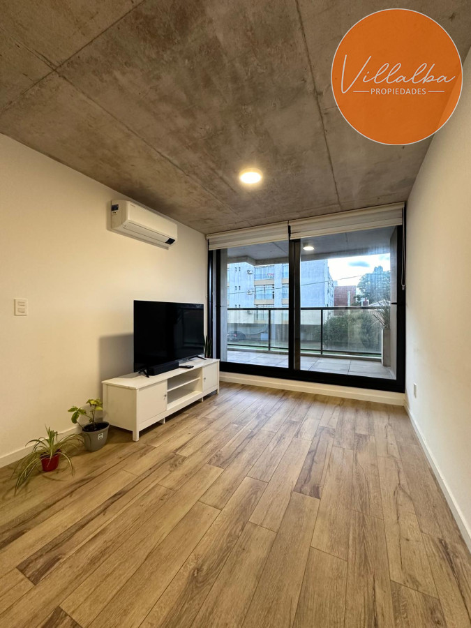 Apartamento ID.3416 - Vende oportunidad en Playa Mansa, primera línea de 2 dormitorios en Punta del Este 