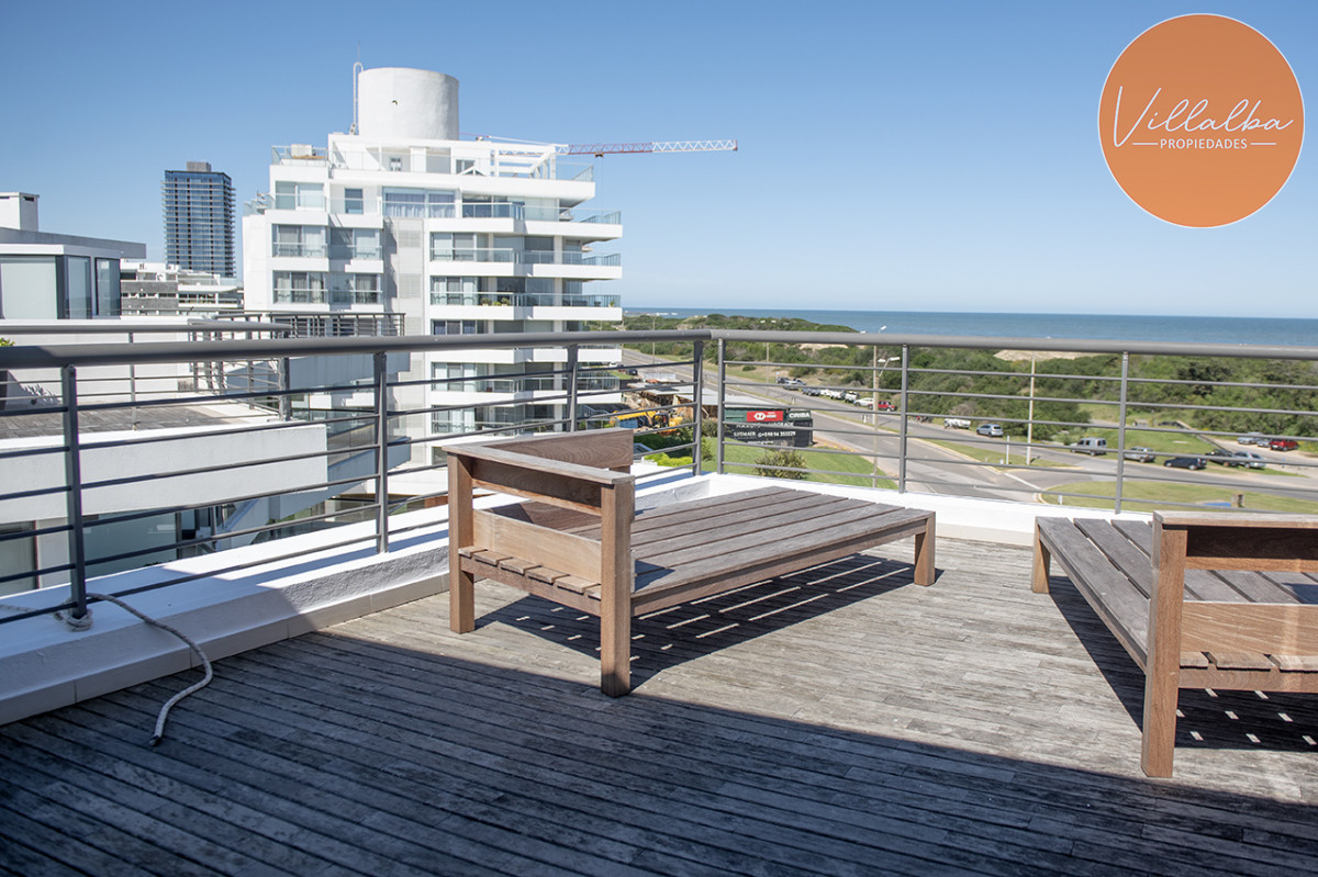 Apartamento ID.2367 - Penthouse frente al mar en venta, 3 suites. Blue Bird