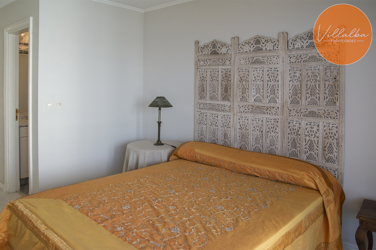 Apartamento ID.2535 - Departamento de 3 dormitorios en venta frente a Playa Mansa, Coral Tower