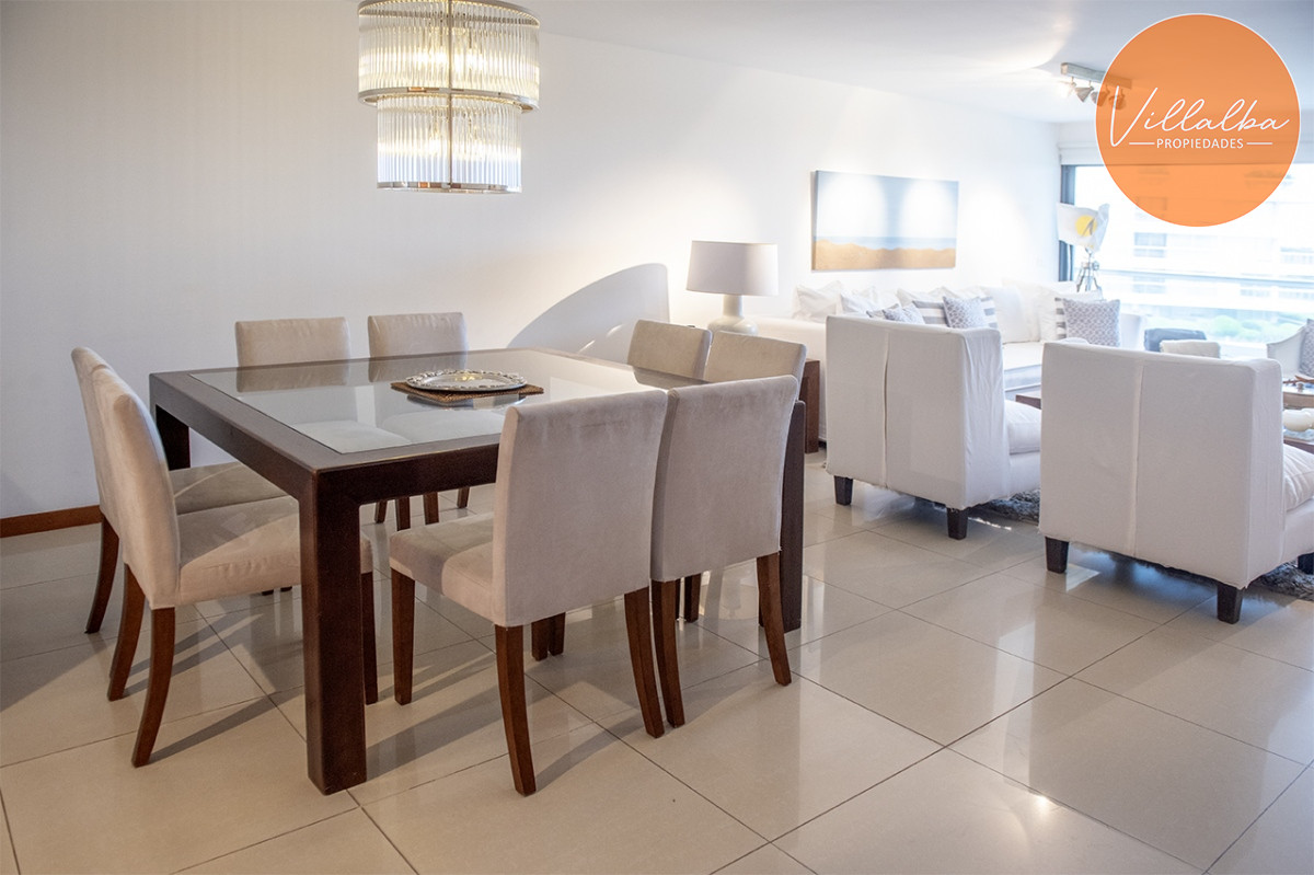 Apartamento ID.2369 - Hermoso Departamento en venta frente a Playa Brava, 3 dorm + dep. Marigot Brava