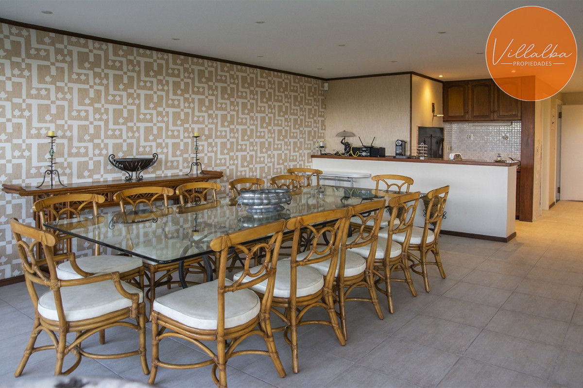 Apartamento ID.3609 - Apartamento de 4 dormitorios en Punta del Este frente al mar en Playa Brava