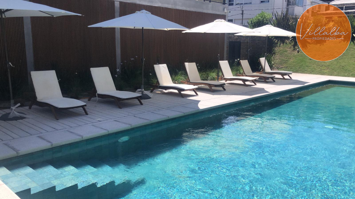 Apartamento ID.3416 - Vende oportunidad en Playa Mansa, primera línea de 2 dormitorios en Punta del Este 
