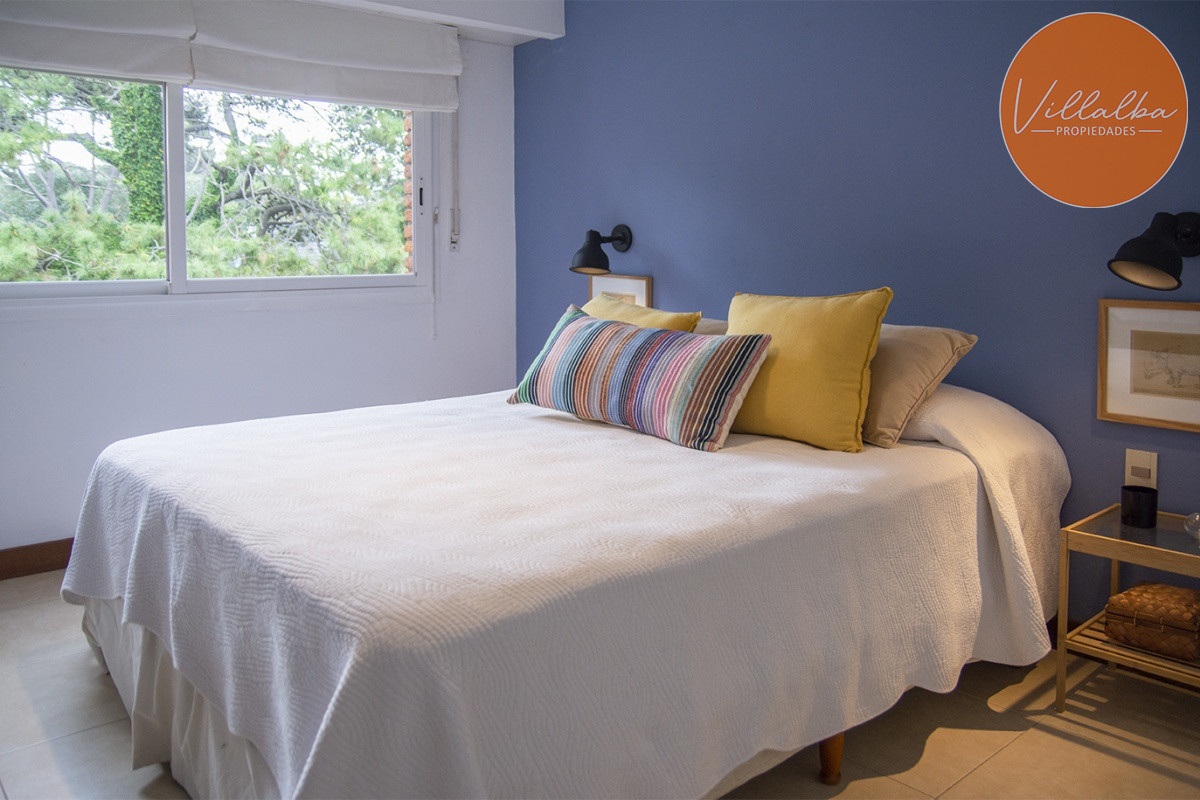 Apartamento ID.1043 - Oportunidad, apartamento en venta en Punta del Este de 3 dormitorios. Terraza con parrillero.