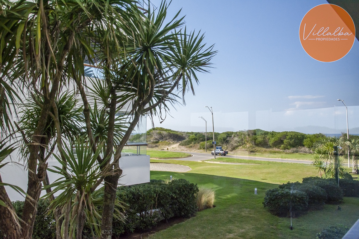 Apartamento ID.3609 - Apartamento de 4 dormitorios en Punta del Este frente al mar en Playa Brava